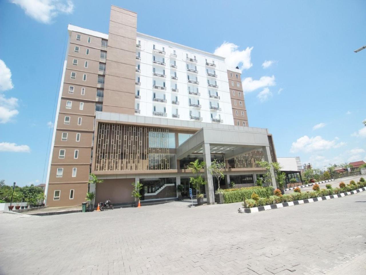 Reddoorz Apartment @ Malioboro City Adisucipto Maguwo Exterior photo
